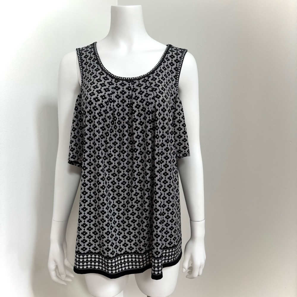 Max Studio Black and White Geometric Top